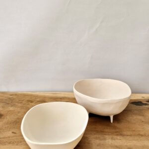 סט קערות לבנות פיסוליות מטרקוטה